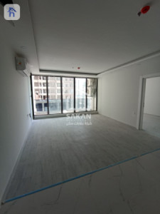 Modern One-Bedroom Flat Image 3