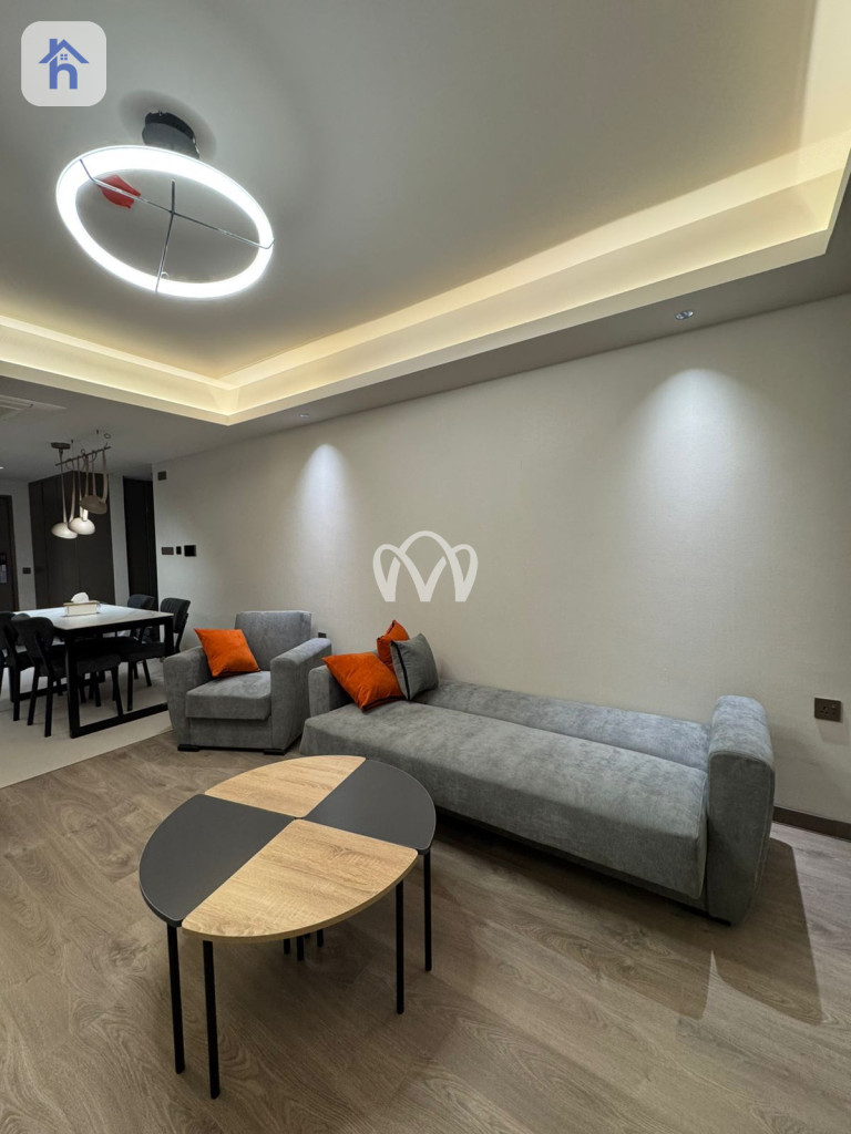 شوقەیەکی یەک ژووری نوستن ڕاخراو لە کاڤاڵی تاوەر