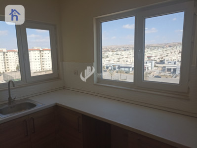 Modern Apartment Image 5