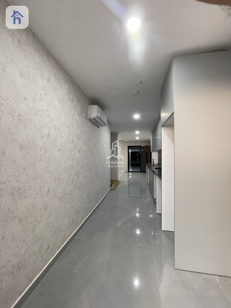 Spacious 3 Bedroom Apartment Image 2