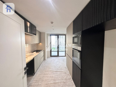 Apartment Opposite Garden Image 7
