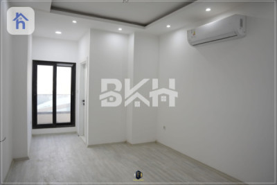 Luxurious 10th Floor Apartment image 12