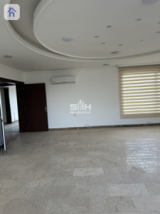 Modern House with 6 Bedrooms image 14