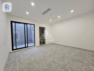 Spacious House with 4 Bedrooms Resim 8