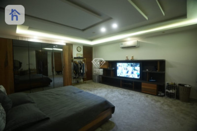 Elegant 5 Bedroom House for Sale Image 12