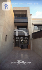 Luxurious Villa in Prime Location Image 3