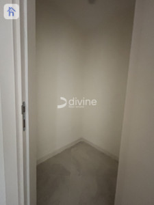 Luxurious Apartment in Prime Location Image 3