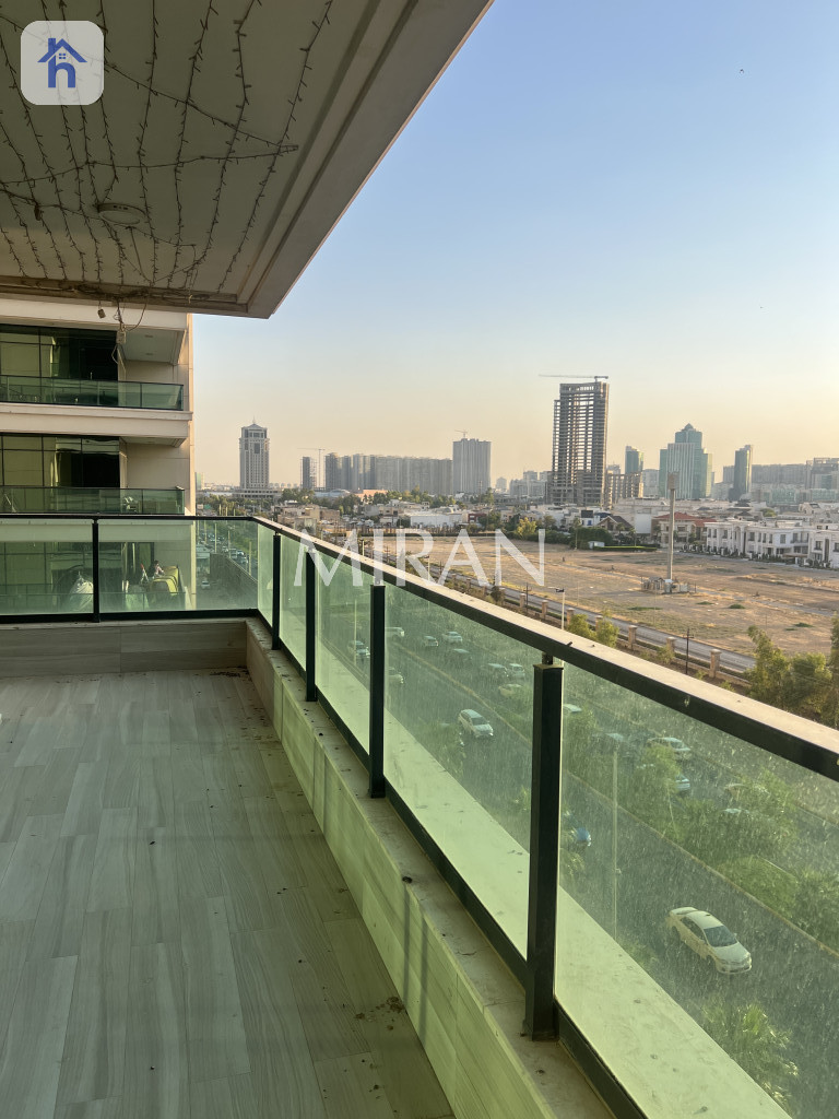 Spacious 3-Bedroom Apartment Image 8
