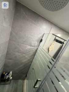 Contemporary Apartment with High-End Features Image 18