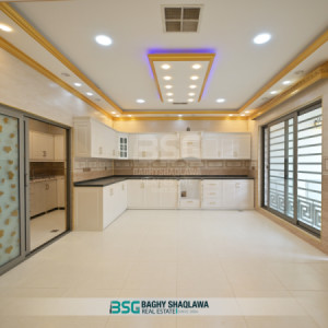 Spacious Family Home with Modern Design Image 7