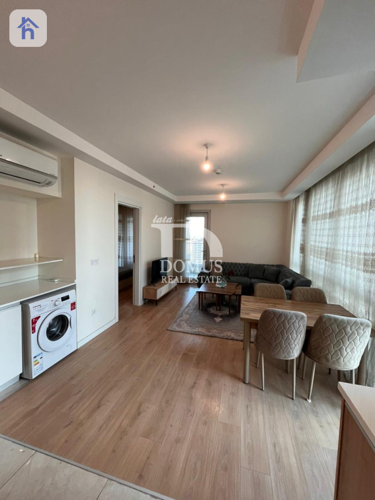 One-Bedroom Apartment with Stunning Views