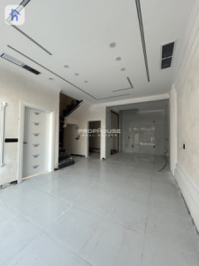 Square House image 4