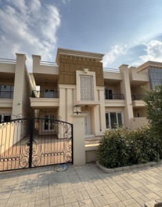Spacious 4 Bedroom House in New Azadi image 1