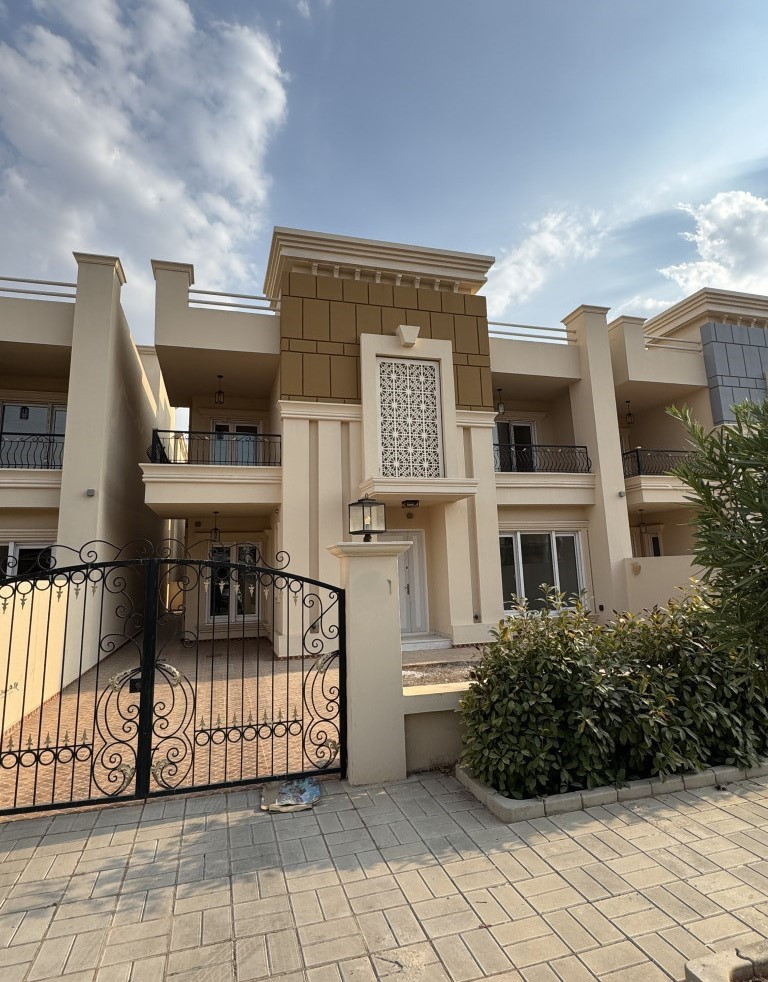 Spacious 4 Bedroom House in New Azadi