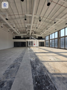 Spacious Showroom with Offices and Rooms Image 10