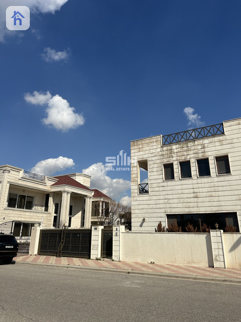Modern House with 6 Bedrooms