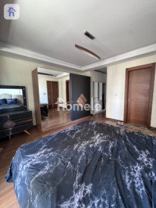 Modern apartment with park view Image 13