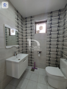 Elegant 5-Bedroom Villa Image 23