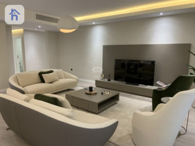 Luxurious 4 Bedroom Apartment with Modern Design image 2