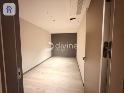 Spacious Apartment in Cavalli Tower image 5