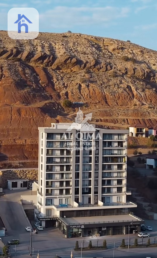 شوقەیەکی ئارام و دیمەنی شاخ