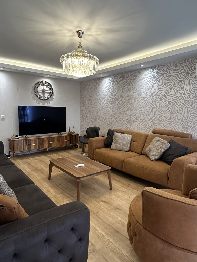 شوقەیەکی نایابی ٣ ژووری نوستن بۆ کرێ