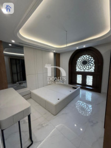 Luxurious Villa with 6 Bedrooms Image 26