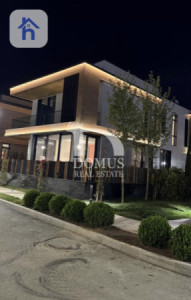 Luxurious House in Pavilion Image 16