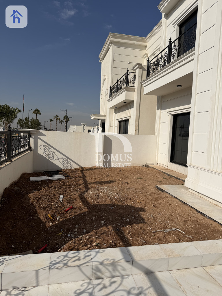 Commercial House Image 2