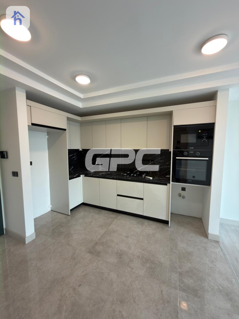Compact apartment in Rami Towers — 2