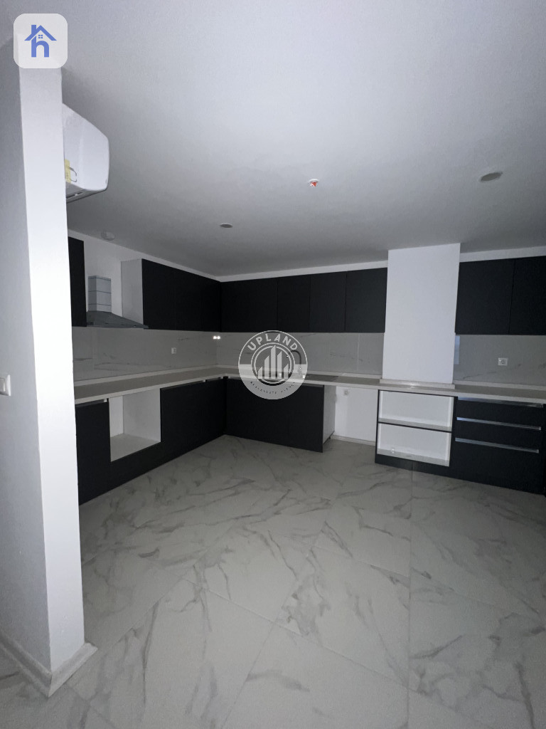 Luxurious 3-bedroom apartment with great views Image 2