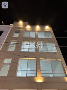 Commercial Building (200m²) image 2