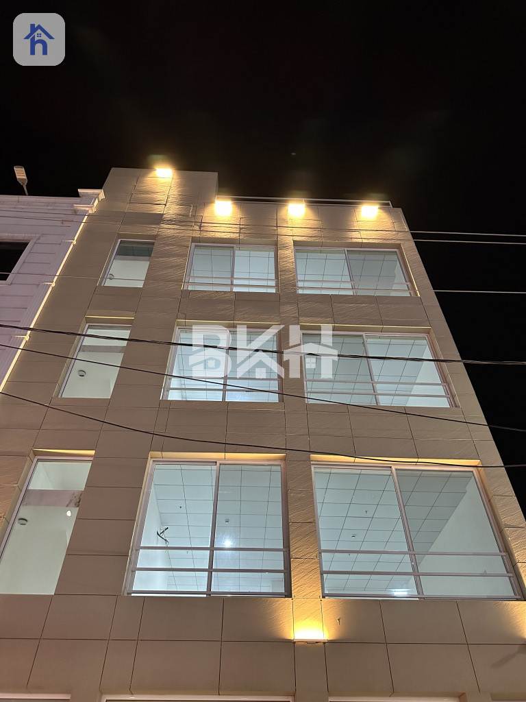 Commercial Building (200m²) Resim 2