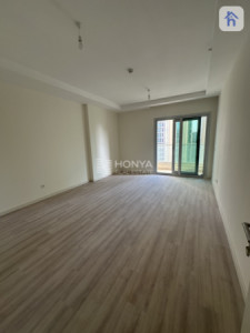 Spacious Apartment in Empire Square Resim 7