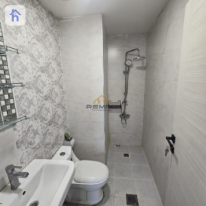 Modern 2 Bedroom Apartment image 10