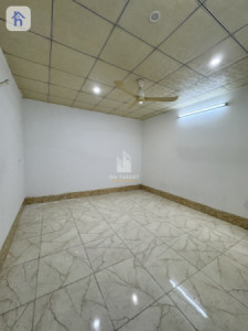 Spacious house with multiple rooms image 10