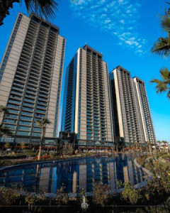 Stunning High-Floor Apartment image 12