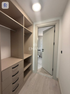 Modern Apartment image 7