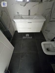 Elegant Apartment in Prime Location Image 6