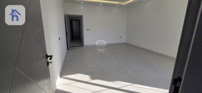 Spacious House in Mirage City Image 3