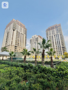 شوقەیەکی ستۆدیۆیی ڕووناک لە دیزاینێکی فراوان image 1