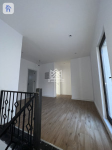 Spacious house in Spanish Village 2 image 8