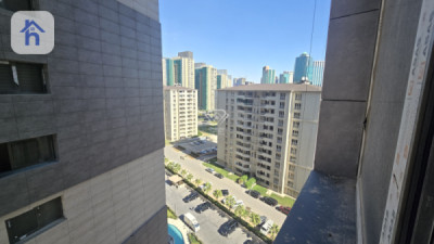 Luxurious 10th Floor Apartment image 15