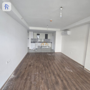 Chic Apartment in Empire Pearl Towers image 3