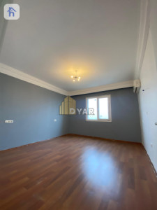 Spacious Apartment with 3 Bedrooms Image 4