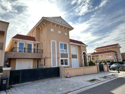 Corner House Image 4