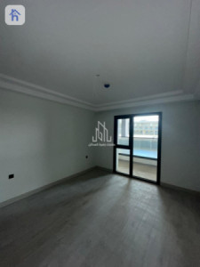 Modern Apartment with 2 Bedrooms image 9