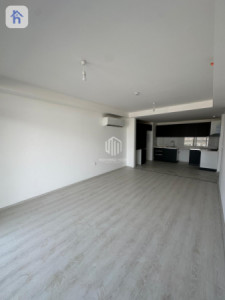 شوقەیەکی یەک ژووری نوستن لە تاوەرەکانی ئیمپایەر پیرڵ وێنە 6