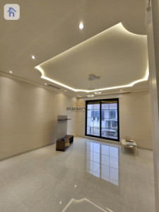 Modern 5-Bedroom House for Rent Image 9