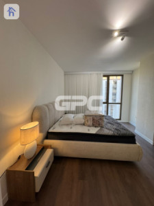 Spacious 4-Bedroom Apartment image 9